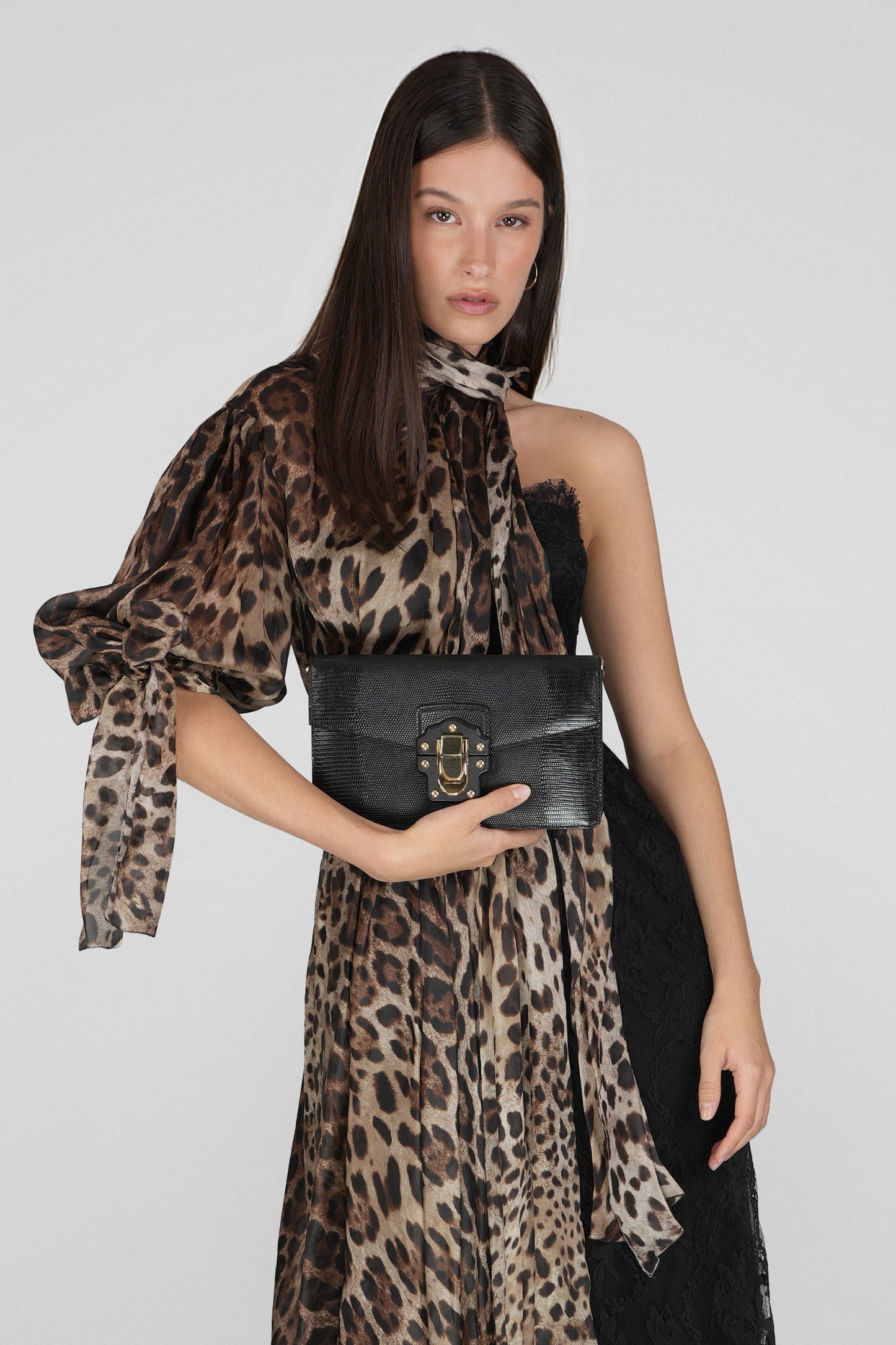 CRNO-LEOPARD HALJINA