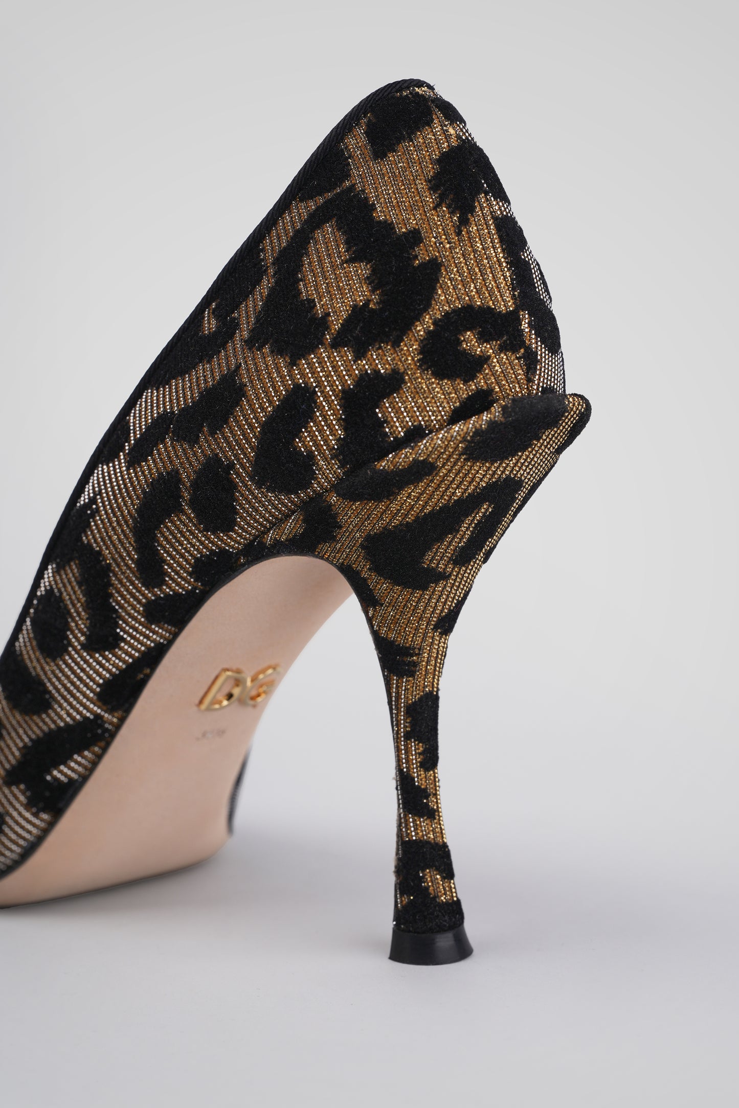 ŠTIKLE S LEOPARD UZORKOM