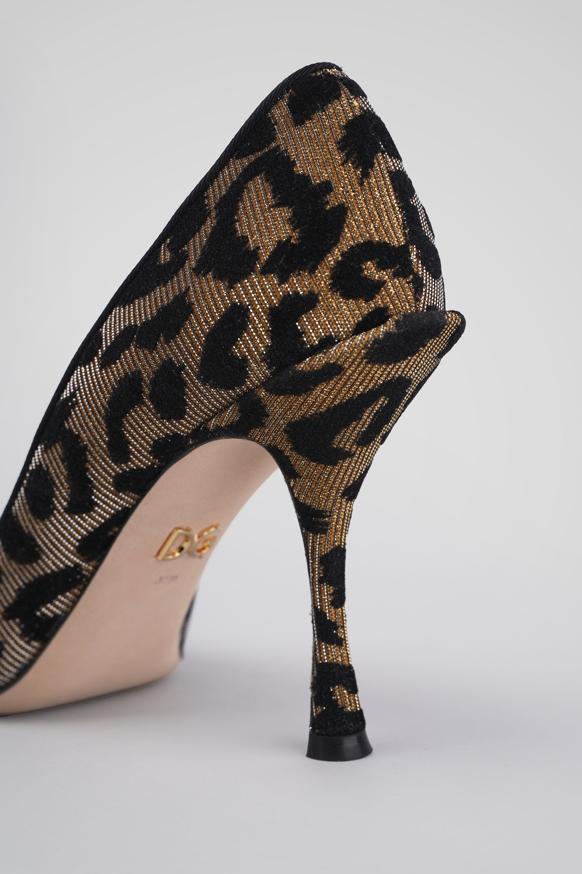 ŠTIKLE S LEOPARD UZORKOM