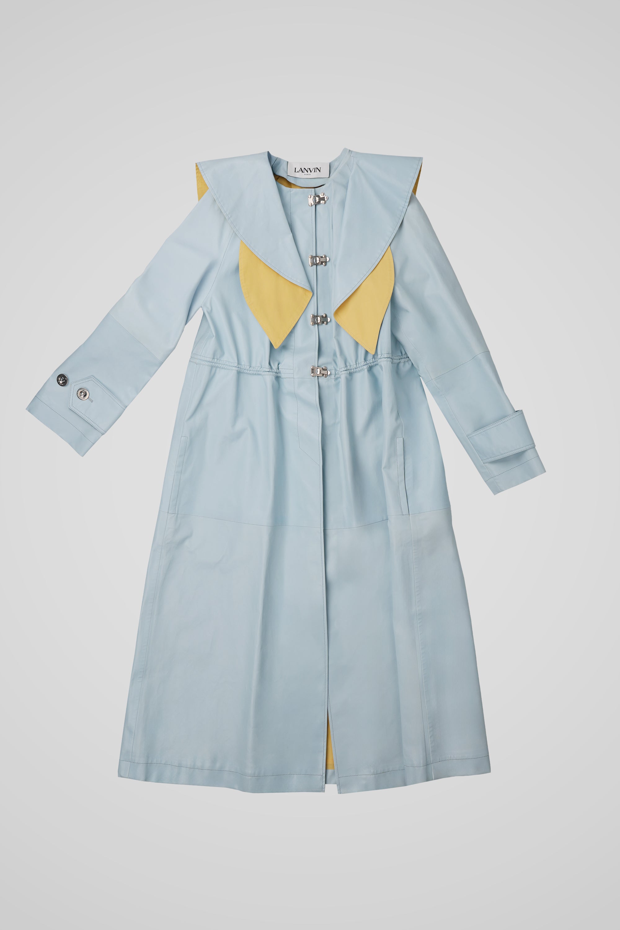 SVIJETLO-PLAVI KAPUT