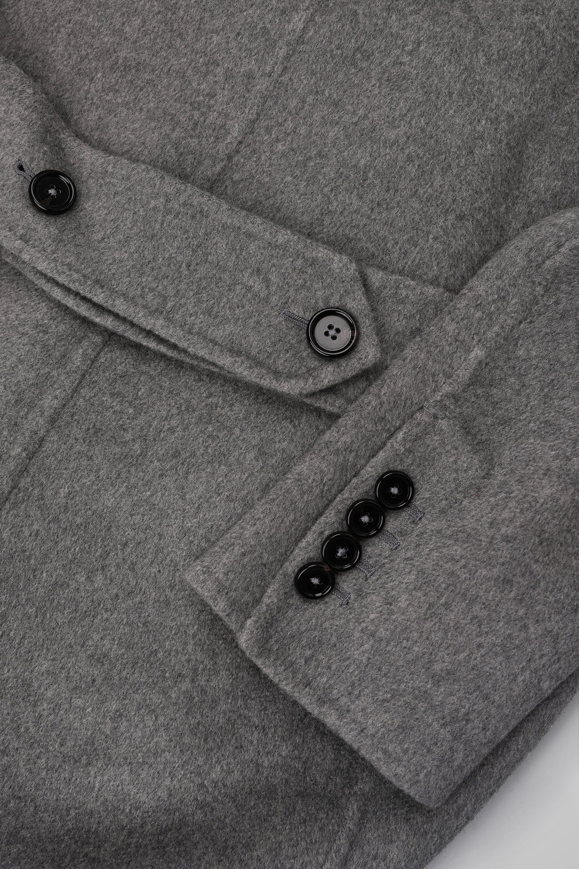 KAPUT SREDNJE DUŽINE