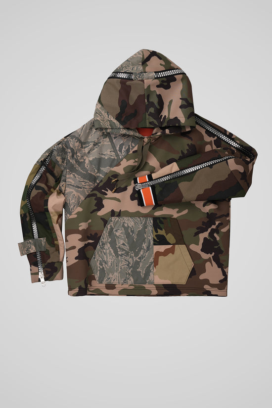 MASKIRNA JAKNA S KAPULJAČOM